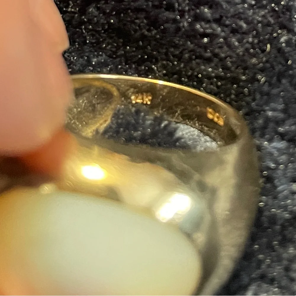 Gold Ring, 14kt with Beautiful Mother of Pearl HEART. 
This Gorgeous Dome Ring! - Picture 13 of 17